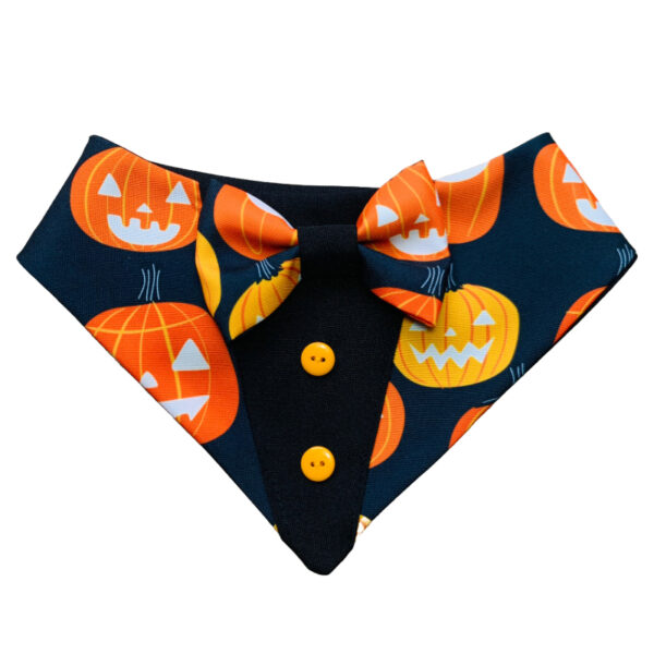 disfraz de halloween para perros y gatos con forma de bandana con calabazas